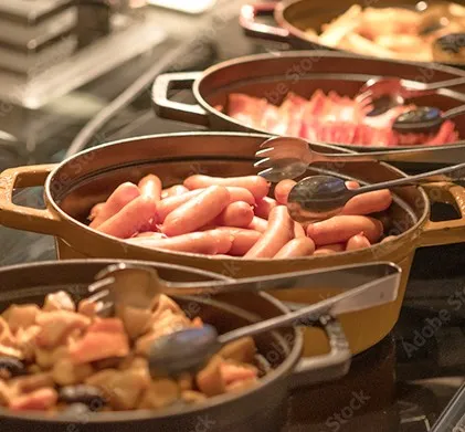 食欲をそそる彩り豊かな朝食ビュッフェ。