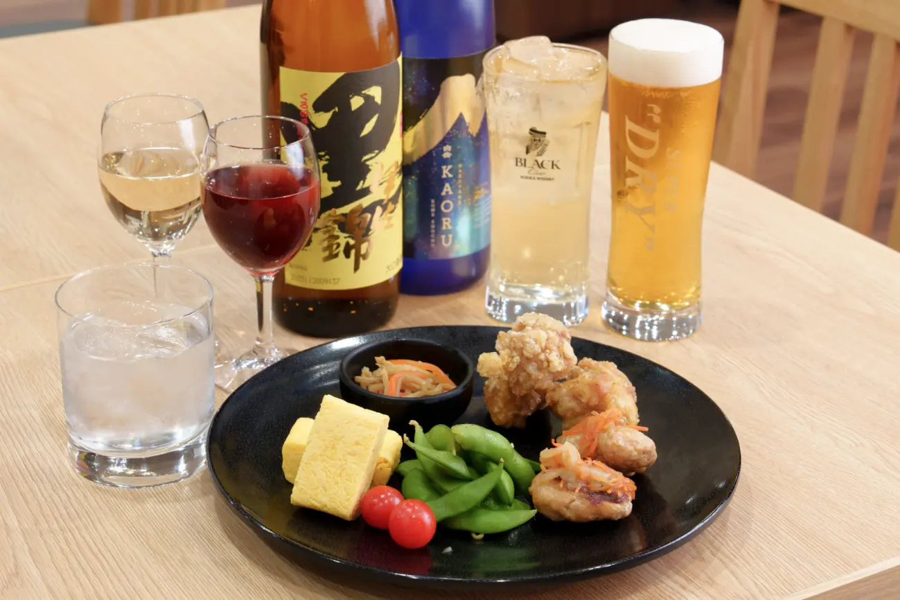 ビールやワイン、日本酒などの種類豊富なアルコールとおつまみに最適な料理